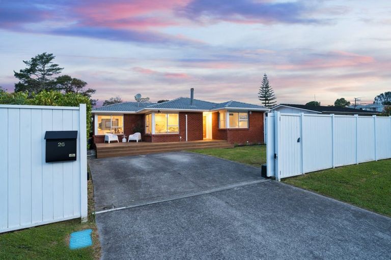 Photo of property in 26a Finlow Drive, Te Atatu South, Auckland, 0610