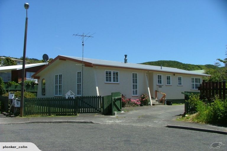 Photo of property in 18 Te Arataura Street, Takapuwahia, Porirua, 5022