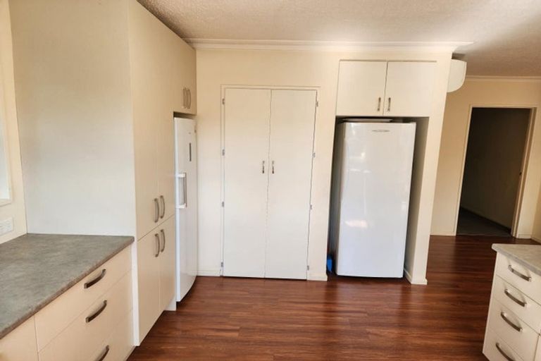 Photo of property in 12 Gatonby Place, Avonhead, Christchurch, 8042