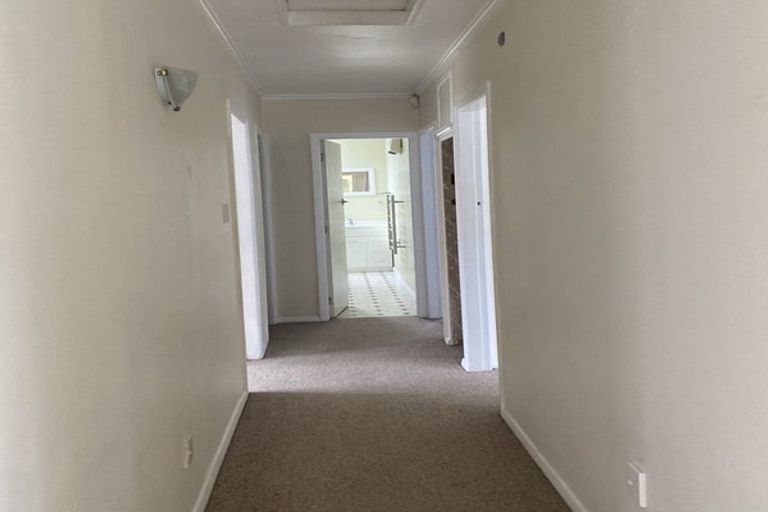 Photo of property in 160 Wainuiomata Road, Wainuiomata, Lower Hutt, 5014