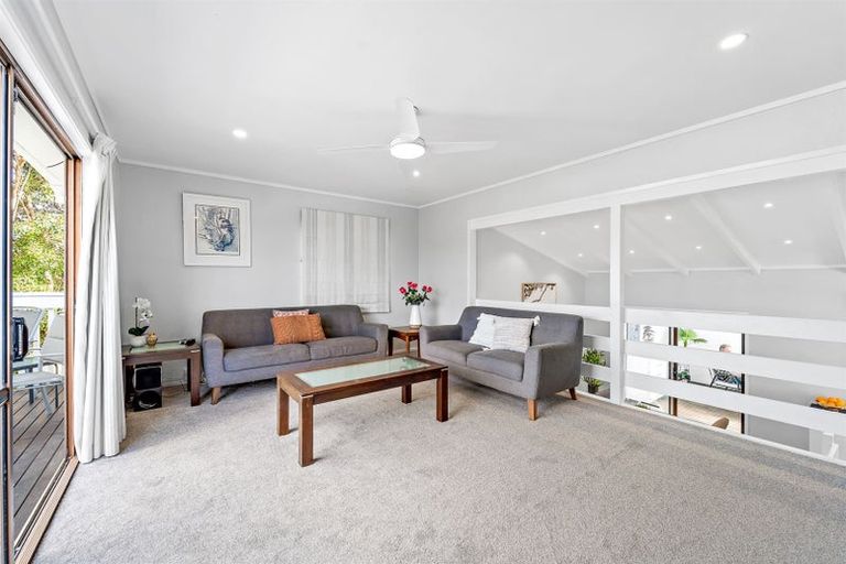 Photo of property in 2/109 Oaktree Avenue, Browns Bay, Auckland, 0630