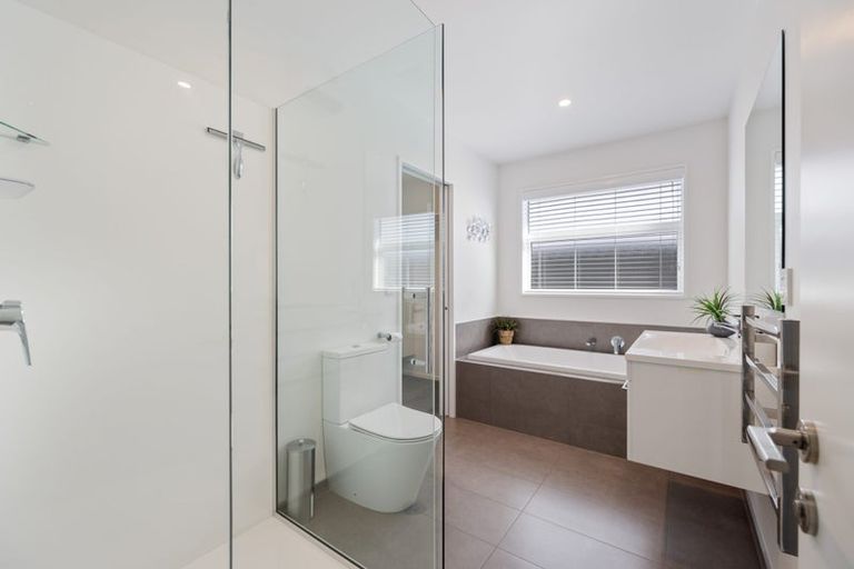 Photo of property in 27 Bellbird Lane, Marshland, Christchurch, 8083