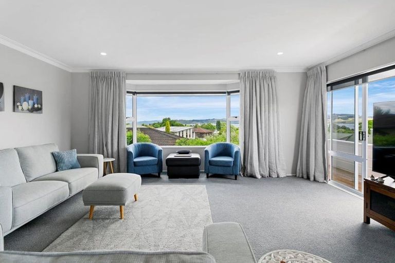 Photo of property in 2 Golders Place, Richmond Heights, Taupo, 3330