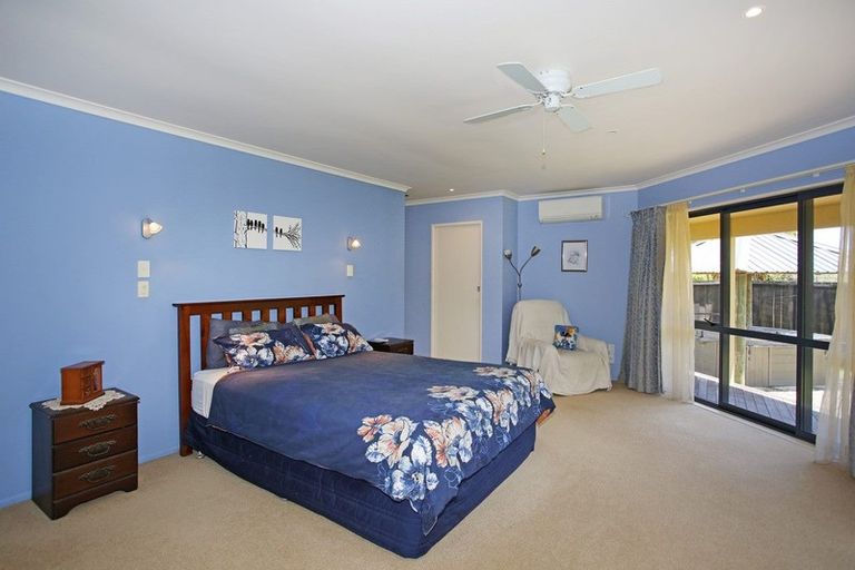 Photo of property in 166 Holmes Road, Waiuku, 2682