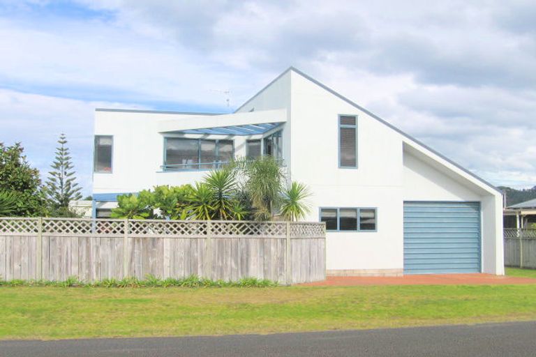 Photo of property in 300 Graham Street, Whangamata, 3620