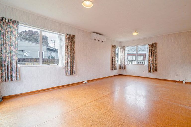 Photo of property in 19 Carnoustie Drive, Wattle Downs, Auckland, 2103