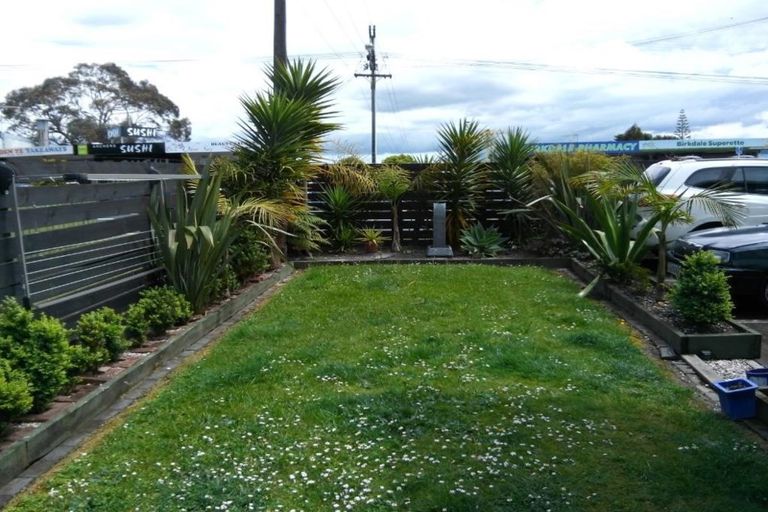 Photo of property in 6/125a Birkdale Road, Birkdale, Auckland, 0626
