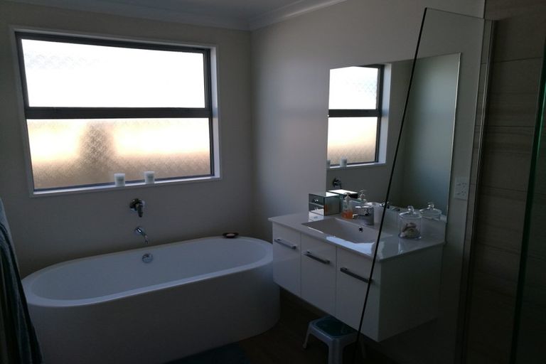 Photo of property in 142 Infinity Drive, Pegasus, 7612