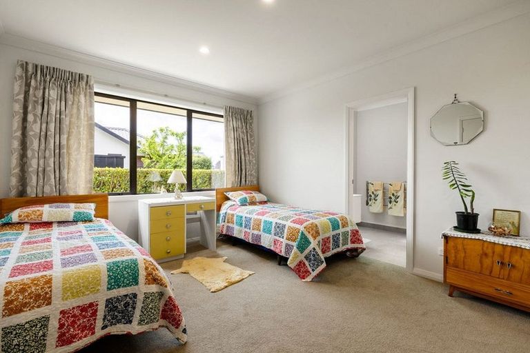 Photo of property in 2 Kotare Grove, Cambridge, 3434