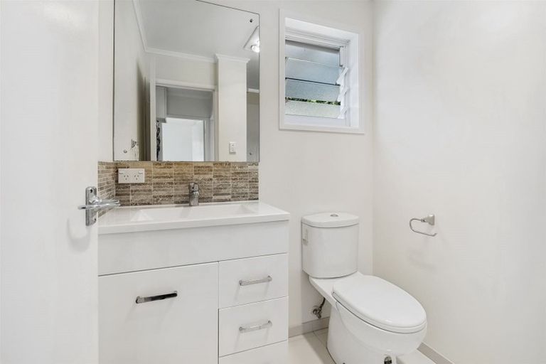 Photo of property in 1/126 Stredwick Drive, Torbay, Auckland, 0630