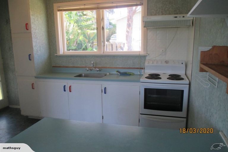 Photo of property in 1/3a Huapai Street, Onehunga, Auckland, 1061