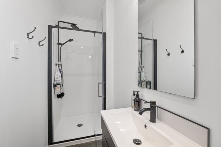 Photo of property in 33 Fitzroy Road, Fitzroy, New Plymouth, 4312