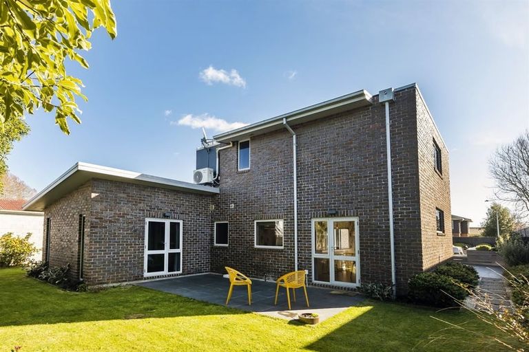 Photo of property in 6 Lodge Place, Ilam, Christchurch, 8041