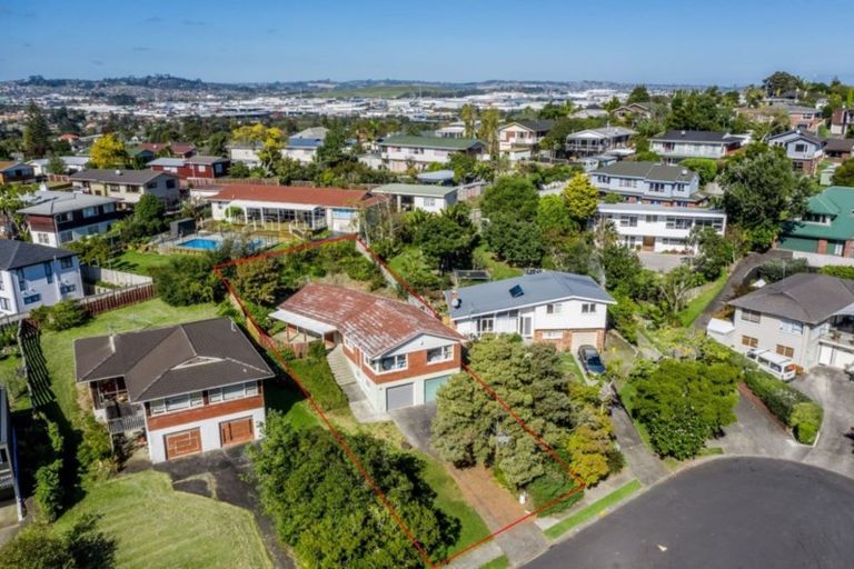 Photo of property in 10 Gerwyn Place, Pakuranga Heights, Auckland, 2010