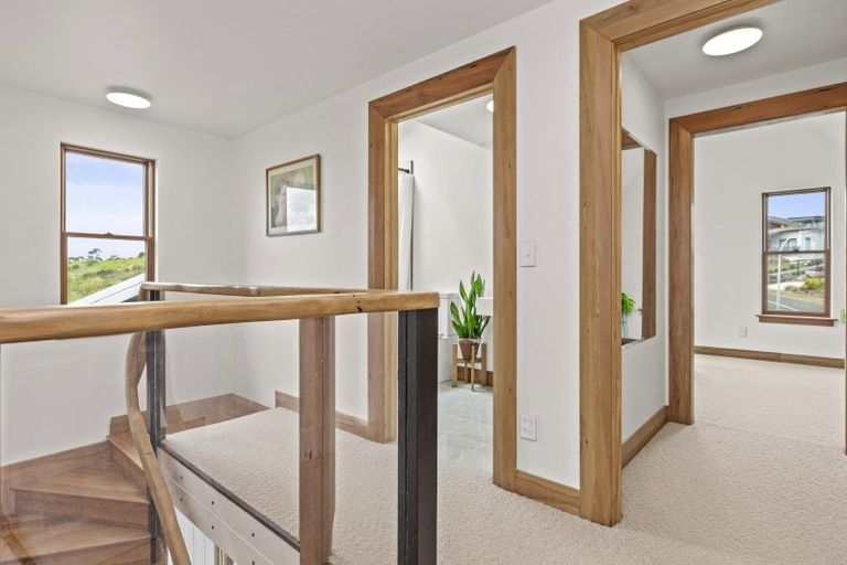 Photo of property in 3 Nikau Park, Raglan, 3225