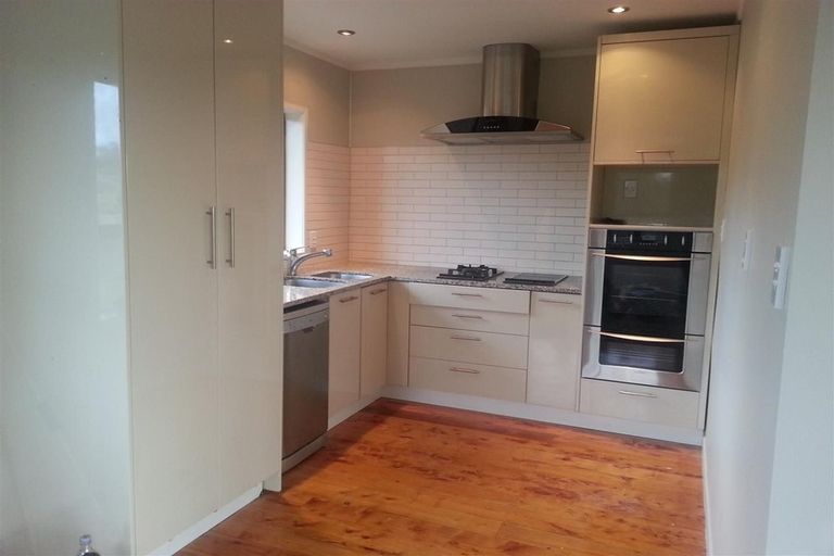 Photo of property in 2/13 Chevis Place, Pakuranga, Auckland, 2010