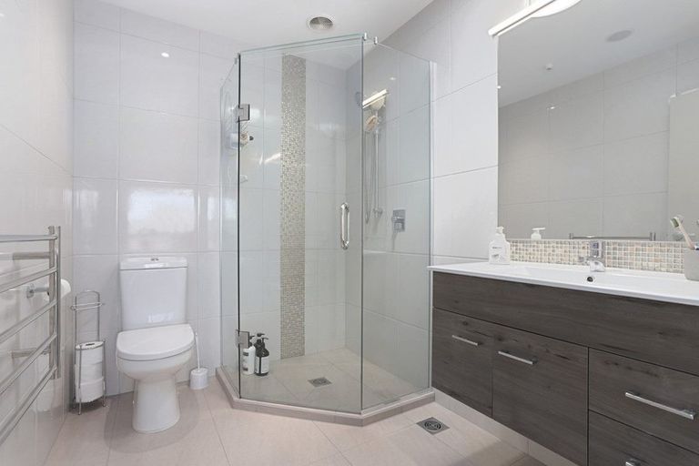 Photo of property in 27 De Havilland Road, Hobsonville, Auckland, 0618