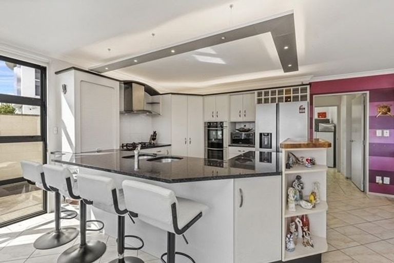 Photo of property in 8 Bunker Way, Strathmore Park, Wellington, 6022