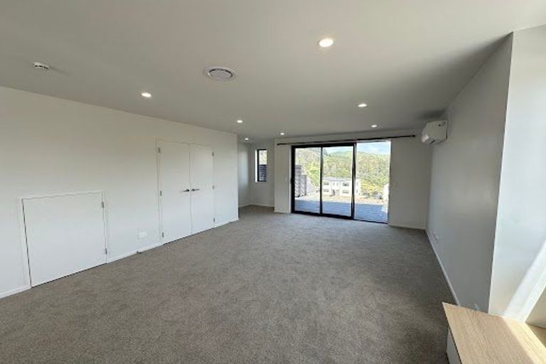 Photo of property in 50 Oakum Road, Whitby, 5024