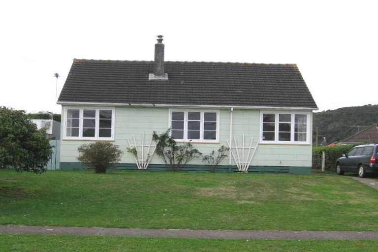 Photo of property in 24 Pringle Street, Taita, Lower Hutt, 5011