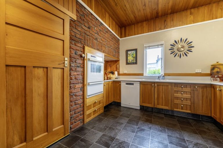 Photo of property in 2 Hart Street, Maori Hill, Timaru, 7910