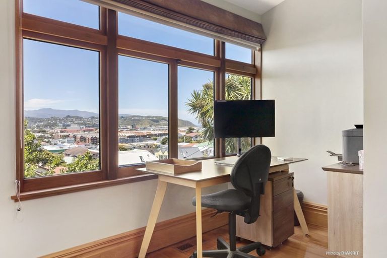 Photo of property in 33 Upper Bourke Street, Kilbirnie, Wellington, 6022