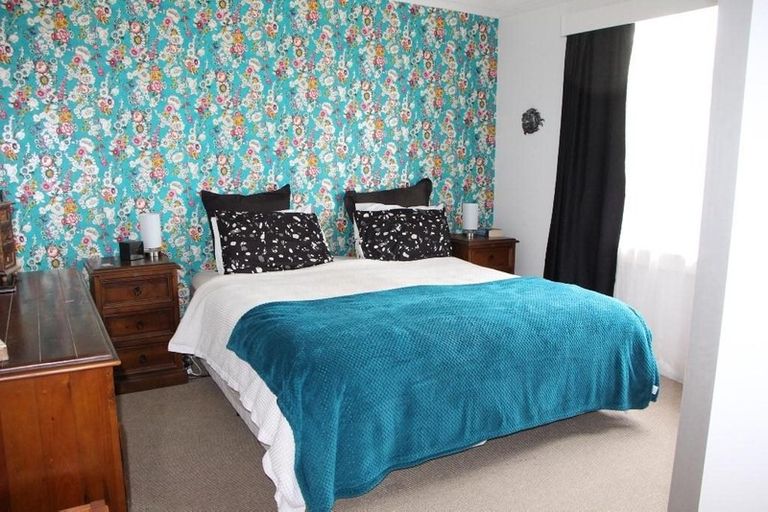 Photo of property in 2 Avenue Road, West End, Timaru, 7910