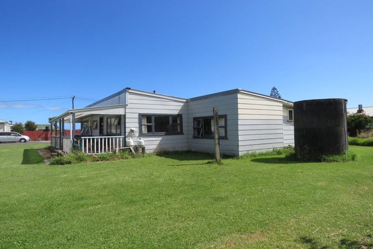 Photo of property in 17 Ives Street, Hector, 7822