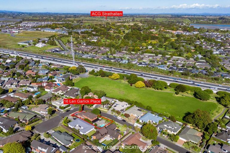 Photo of property in 16 Len Garlick Place, Pahurehure, Papakura, 2113
