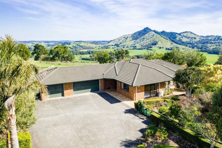 Photo of property in 74 Tangihua Road, Maungakaramea, Whangarei, 0178