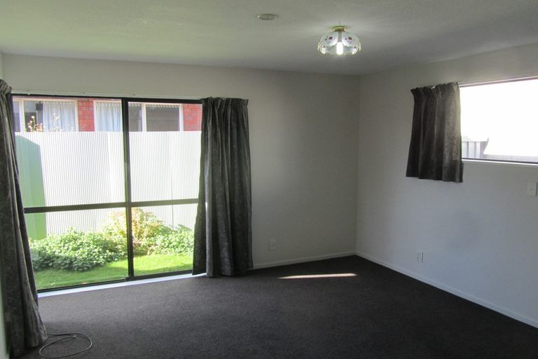 Photo of property in 22a Dunedin Street, Redwood, Christchurch, 8051