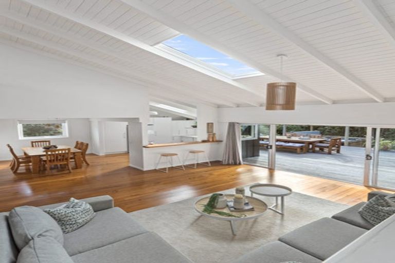 Photo of property in 264 Beach Road, Campbells Bay, Auckland, 0630