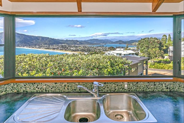 Photo of property in 5 Tirinui Crescent, Tairua, 3508