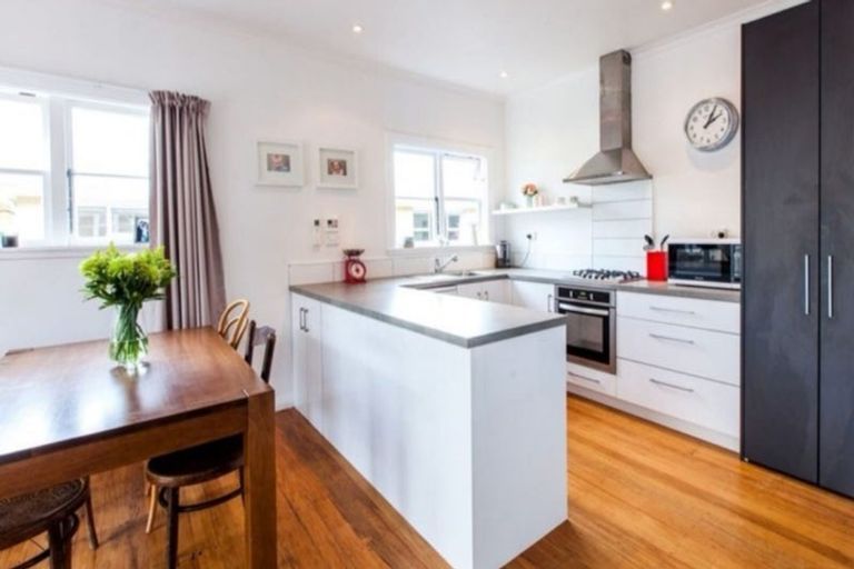 Photo of property in 31 Vincent Street, Waterloo, Lower Hutt, 5011