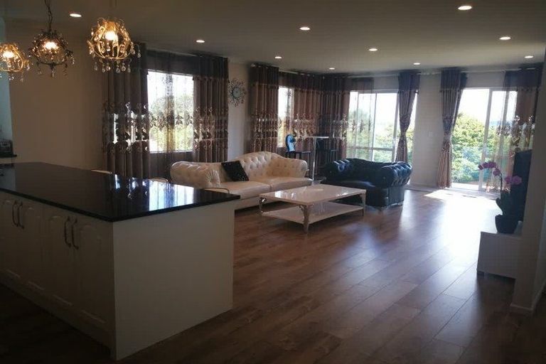 Photo of property in 21 Spyglass Street, Red Beach, 0932