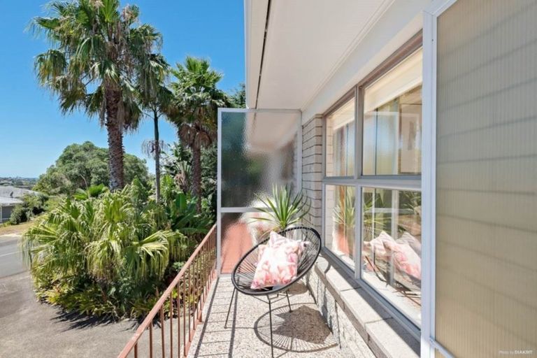 Photo of property in 2/4 Velma Road, Hillcrest, Auckland, 0627