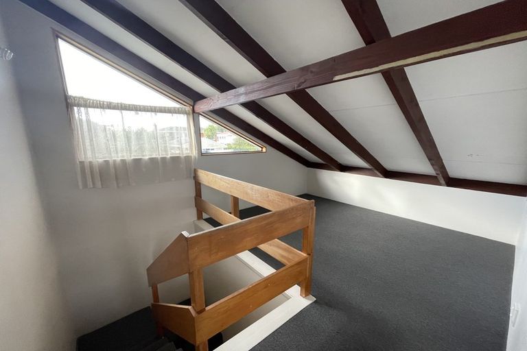 Photo of property in 1/113 Beach Road, Te Atatu Peninsula, Auckland, 0610