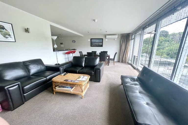 Photo of property in Montreaux Apartments, 5g/164 The Terrace, Wellington Central, Wellington, 6011
