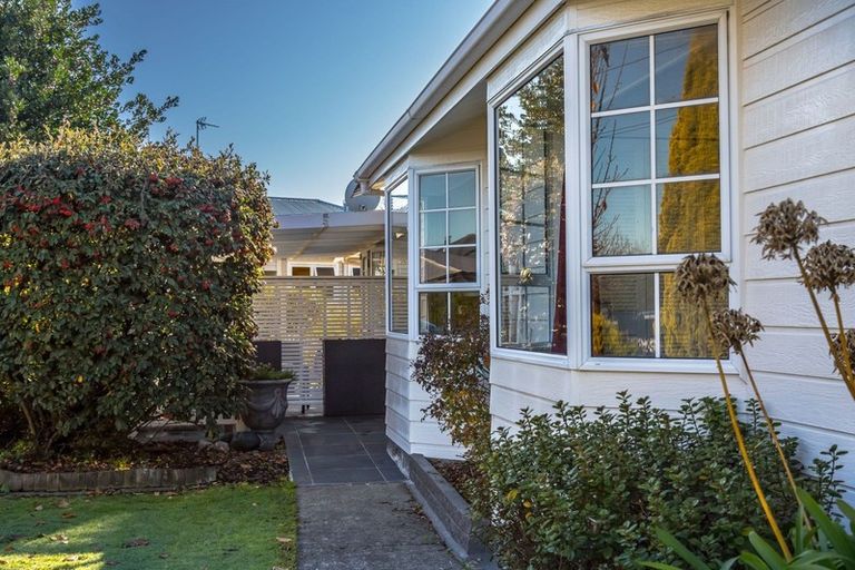 Photo of property in 13 Strasbourge Street, Martinborough, 5711