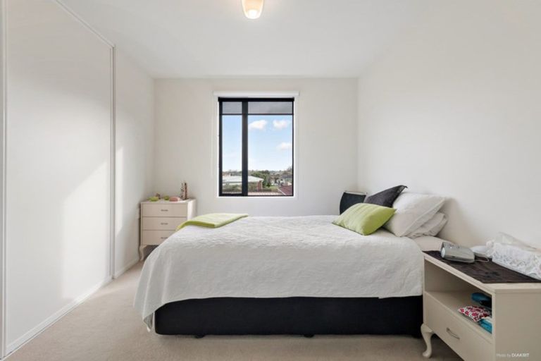 Photo of property in 103/104 Edinburgh Street, Pukekohe, 2120