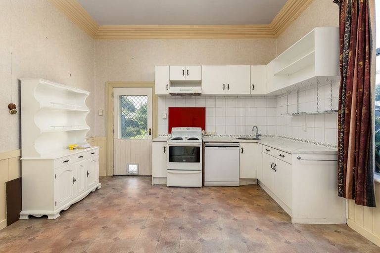 Photo of property in 30 Rhodes Street, Waimate, 7924