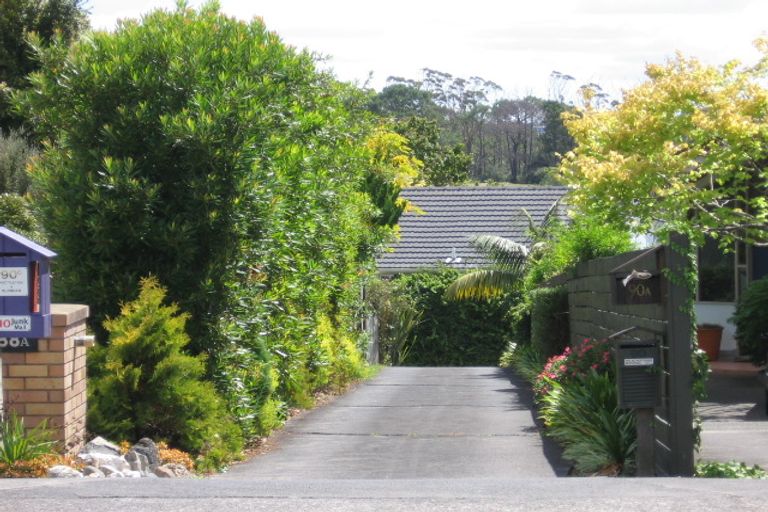 Photo of property in 1/90 Aberdeen Road, Campbells Bay, Auckland, 0620