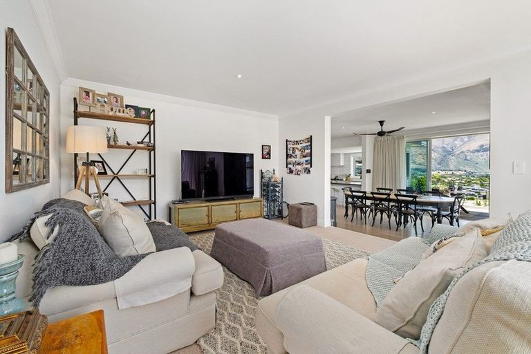 Photo of property in 11 Barclay Place, Wanaka, 9305