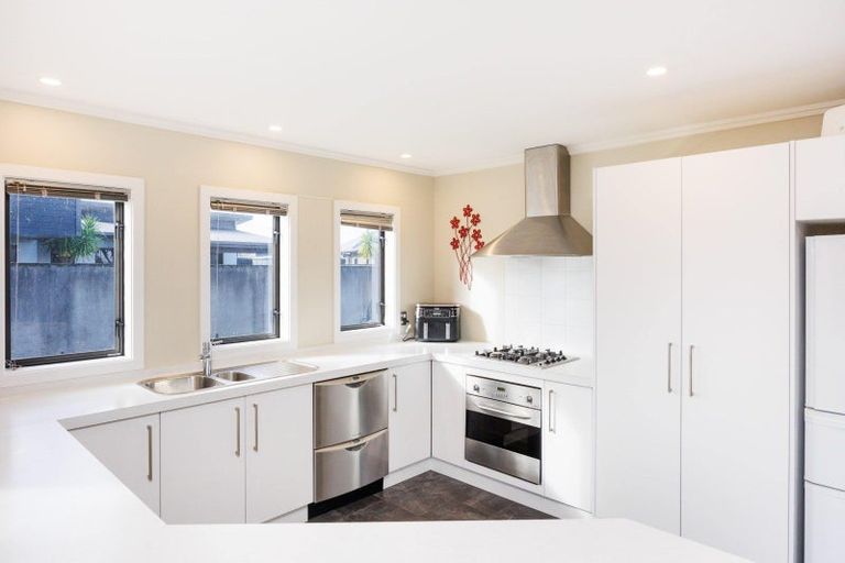 Photo of property in 65a Rosalie Terrace, Kelvin Grove, Palmerston North, 4414