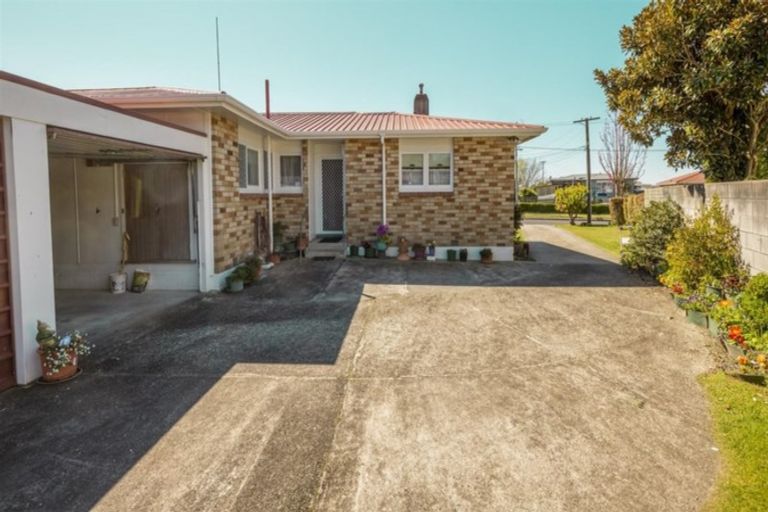 Photo of property in 14 Hillcrest Avenue, Hillcrest, Rotorua, 3015