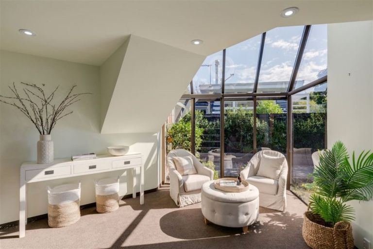 Photo of property in 2/145a Blighs Road, Strowan, Christchurch, 8052