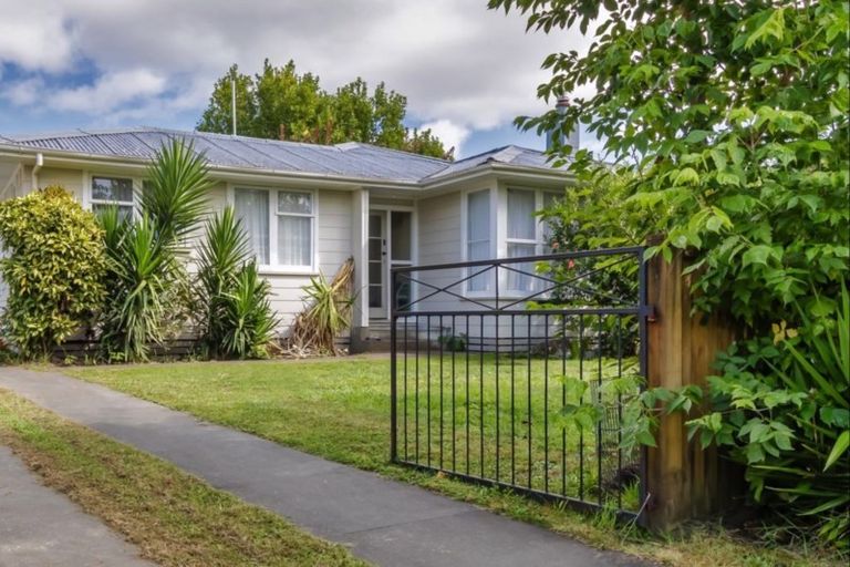Photo of property in 74 Lipscombe Crescent, Havelock North, 4130