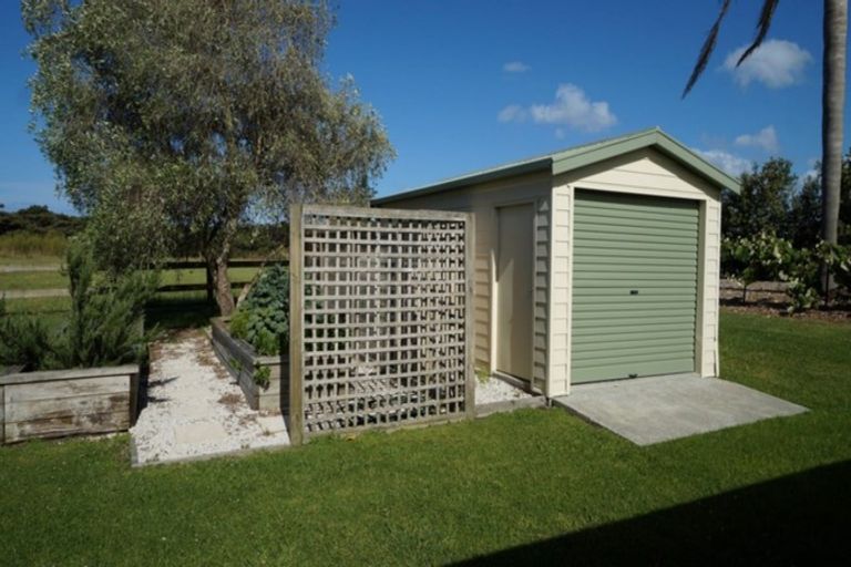 Photo of property in 93 Uretiti Road, Waipu, 0582