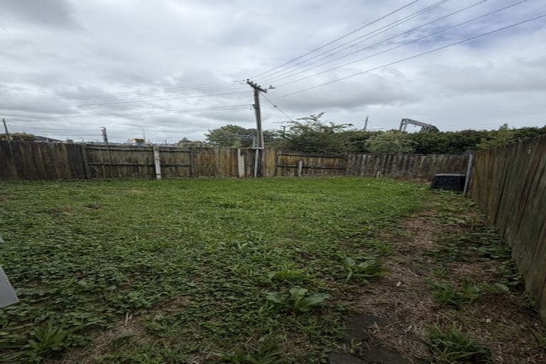 Photo of property in 3/11 Fruitvale Road, New Lynn, Auckland, 0600