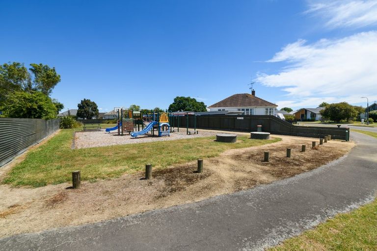 Photo of property in 34 Clyde Crescent, Roslyn, Palmerston North, 4414